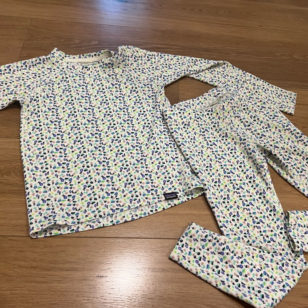 Girls Patagonia Baselayer XS (5-6)